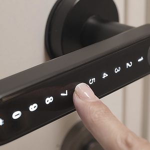 ידית חכמה לדלת עם קוד- לדלתות פנים